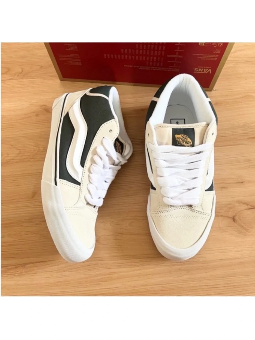 Vans Knu Mid in White and Green Women 8.0 US